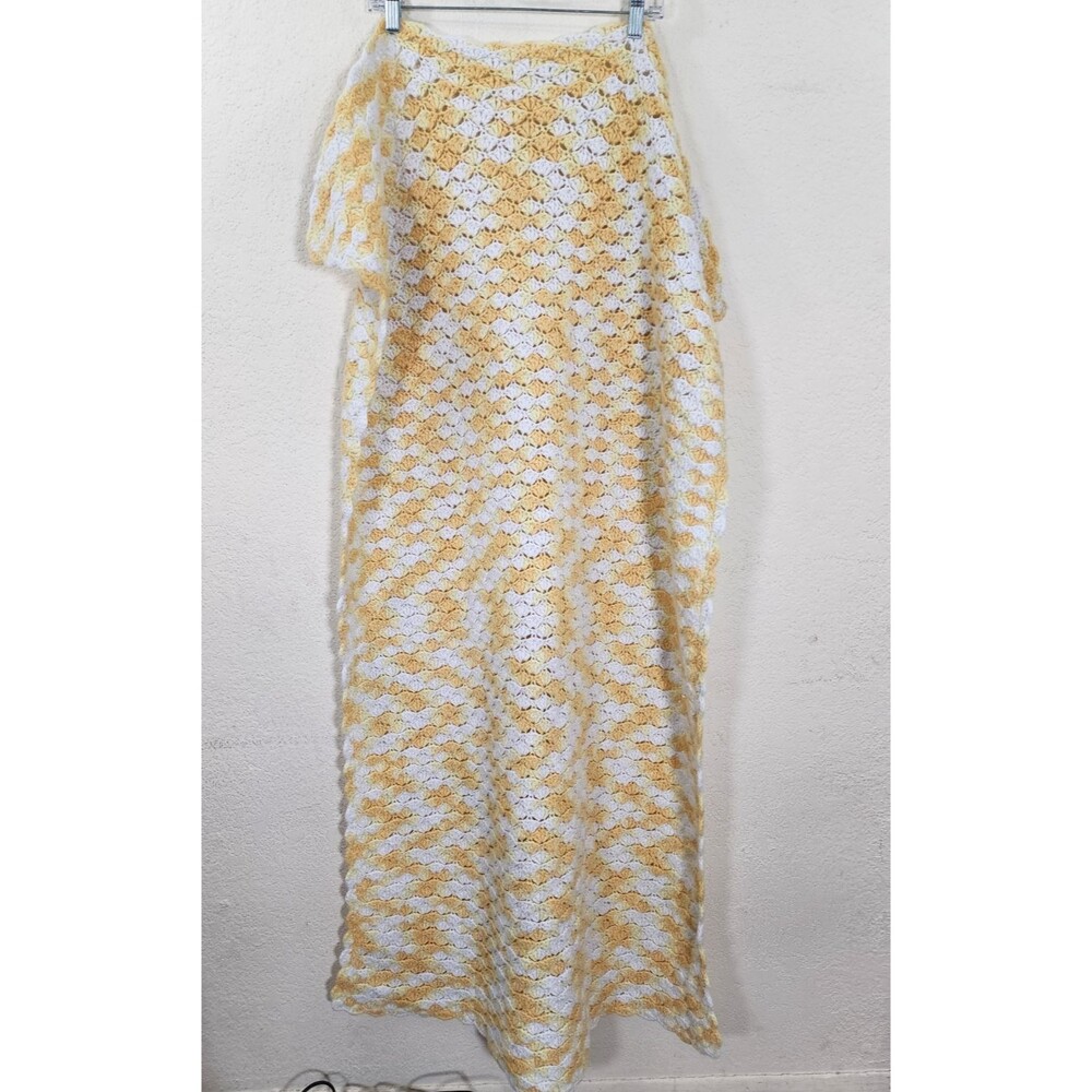 Handmade Crochet Blanket Yellow White Shell Stitch Baby Lap Throw 30x51